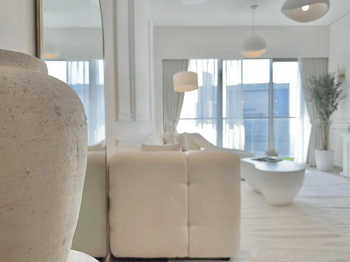 Beautiful 1Br Burj View From Infinity Pool Apartment Dubai United Arab Emirates